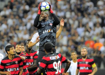 Vitória perde para o Corinthians e está eliminado da Copa do Brasil