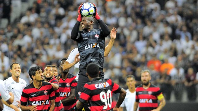 Vitória perde para o Corinthians e está eliminado da Copa do Brasil