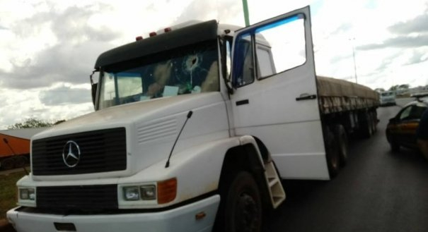 Caminhoneiro é morto com pedrada na cabeça em rodovia de Rondônia