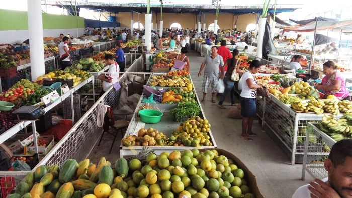 Greve dos caminhoneiros não impede que frutas e verdura cheguem ao centro de abastecimento de Coité