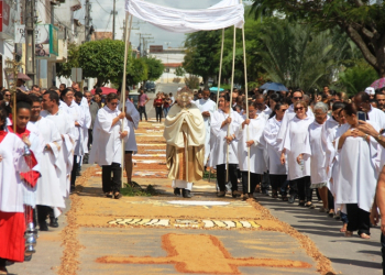 Católicos coiteenses participam de celebração e missa de Corpus Christi