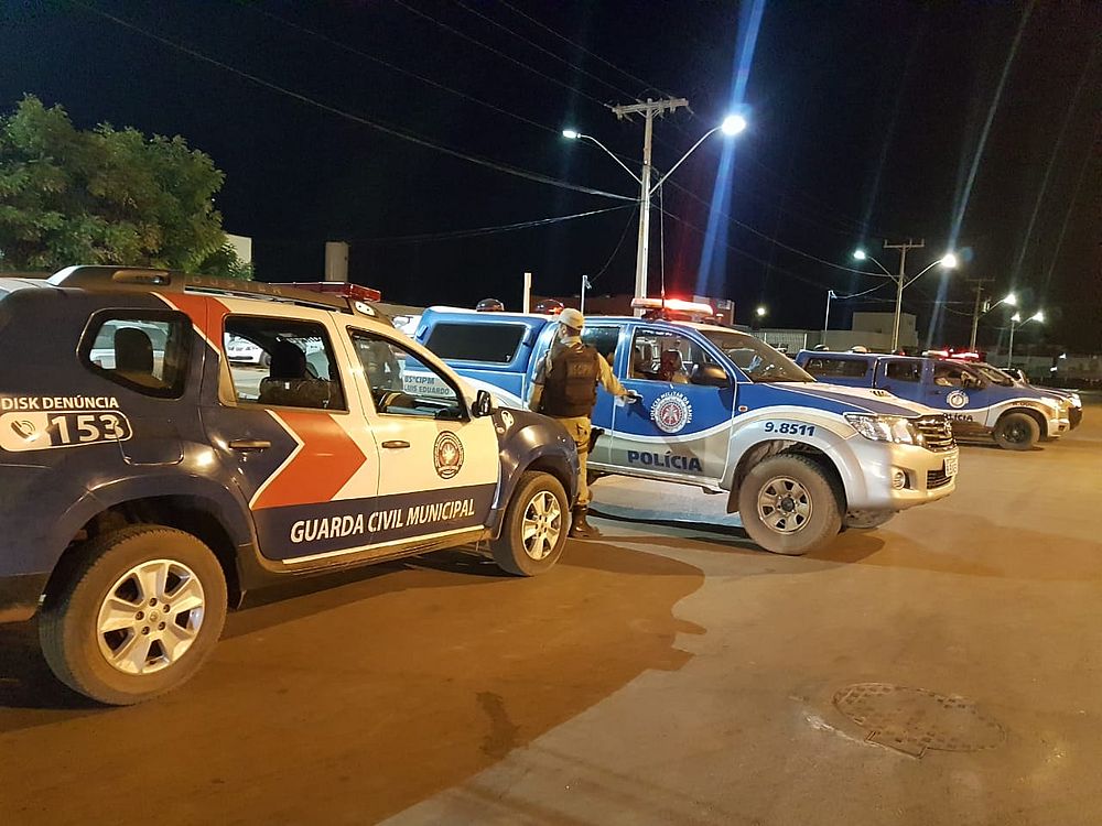 PM é baleado e bandido executado dentro de ambulância após confronto
