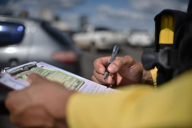 Denatran suspende pagamento de multas com cartão de crédito ou débito