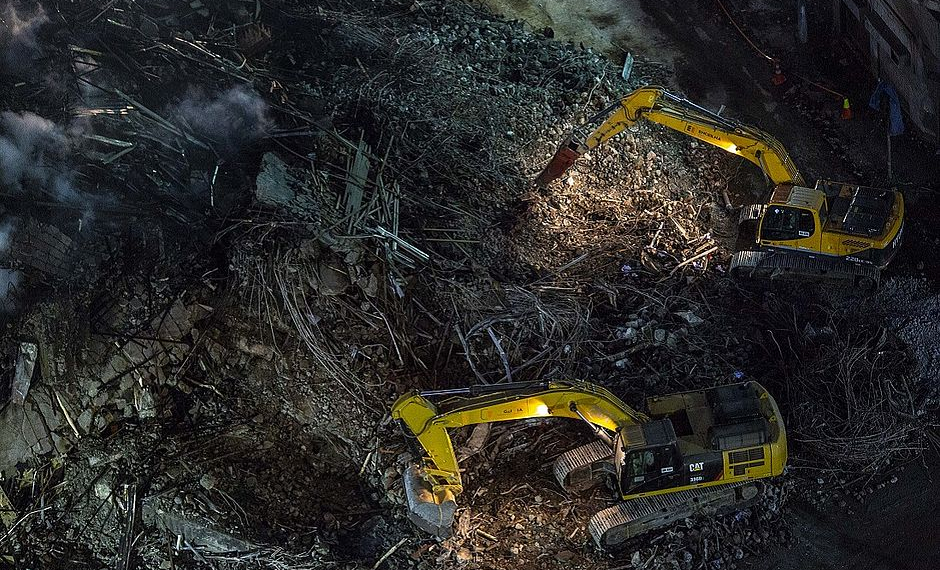 Um corpo foi encontrado nos escombros do prédio que desabou em SP