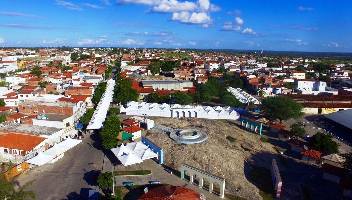 Tem Início nesta sexta-Feira (11) a 9ª Feirafes realizada pela Fatres em Valente