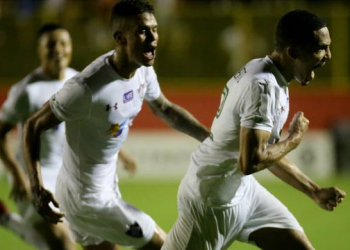 Brasileirão: Vitória perde de virada para o Fluminense e fica na vice lanterna
