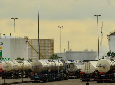 Gasolina volta a aumentar nas refinarias; Petrobras determina acréscimo de 0,74%