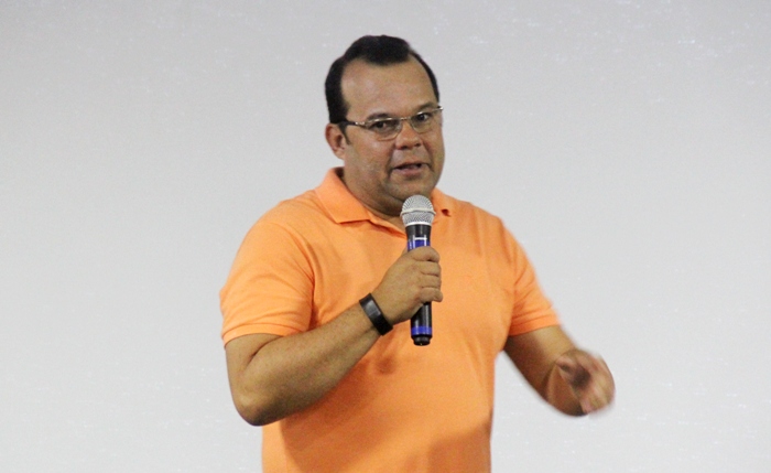 Coité – Responsável pela Empresa Hamilton Rios avalia primeiro dia de recolhimento das inscrições por vagas de empregos e detalha como será a seleção