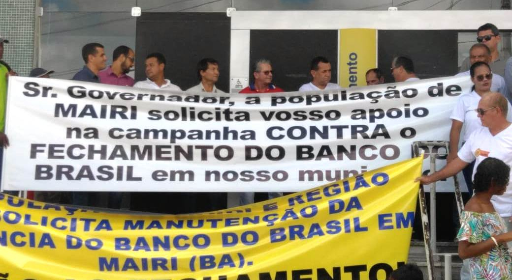 População de Mairi protesta contra o fechamento da Agência do Banco do Brasil