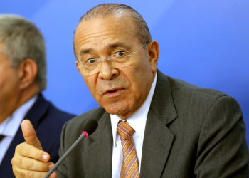 A pedido de Temer, Parente negocia com petroleiros para evitar greve