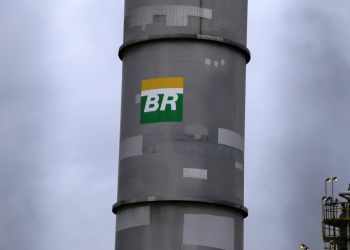Petrobras perde R$ 45 bilhões em valor de mercado em 1 dia, diz agência