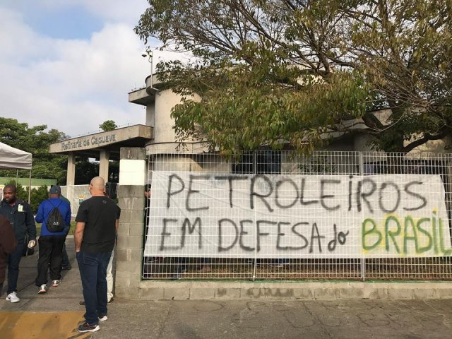 Petroleiros iniciam greve de 72 h nas refinarias, diz federação