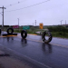 Mesmo debaixo de chuva, coiteenses iniciam bloqueio de rodovia