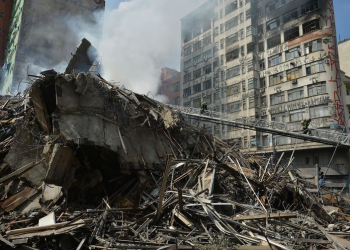 Bombeiros atualizam para 34 número de desaparecidos em incêndio de SP