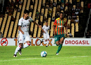 Copa do NE: Vitória perde de 3 a 0 para o Sampaio Corrêa com duas falhas de Caique