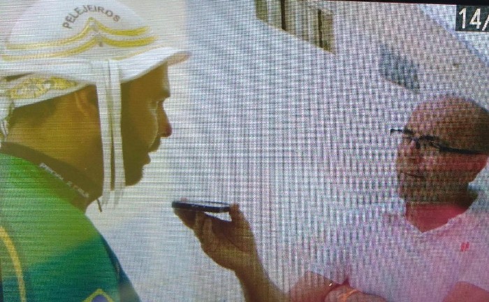 Queimadas – Trios elétricos ficam retidos nos bloqueios dos caminhoneiros e não consegue chegar a tempo de animar a lavagem