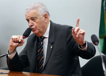 Senadores e deputados mantêm nesta semana atenção sobre caminhoneiros