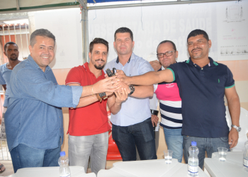 São José do Jacuípe: prefeito entrega veículos e assina ordens de serviços no ato de comemoração dos 29 anos de emancipação política