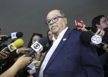 Caminhoneiros ameaçam nova greve se tabela de preços mínimos de frete for alterada