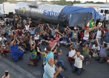 MPs dos caminhoneiros ganharão comissões mistas amanhã