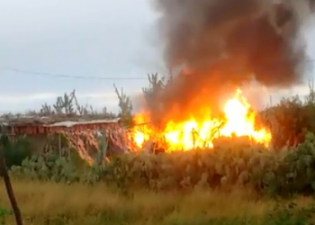 Casa é destruída pelo fogo na cidade de Retirolândia