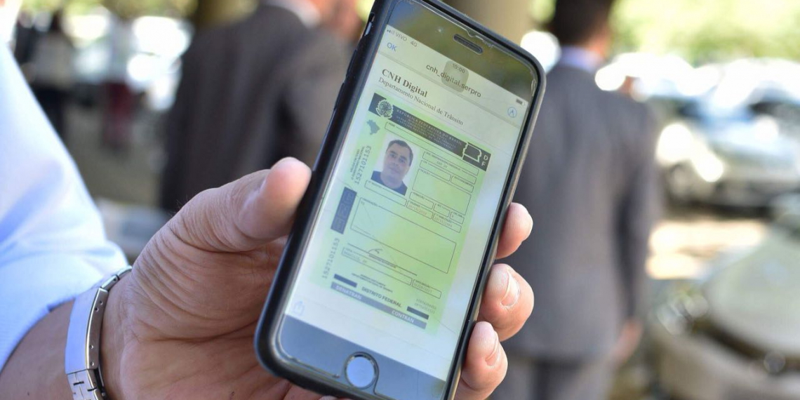 Detran libera CNH digital a partir da próxima semana; saiba como conseguir