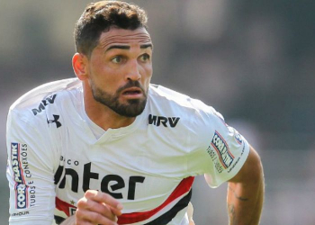 Reforço: Gilberto já treina no Fazendão para assinar com o Bahia
