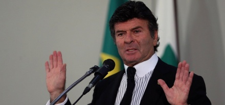 Eleições 2018 podem ser anuladas caso resultado seja influenciado por fake news, alerta ministro