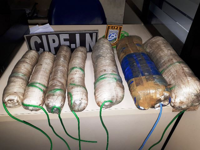 Mulher é presa com explosivos na rodoviária de Feira de Santana