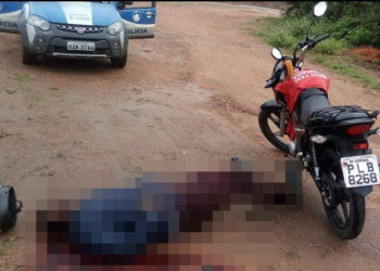 Serrinha: jovem é encontrado morto a tiros ao lado de motocicleta