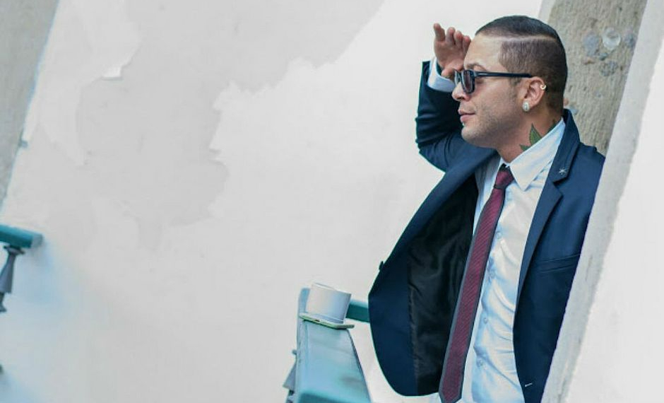 Kannário troca socos com líder comunitário em frente à Câmara de Salvador