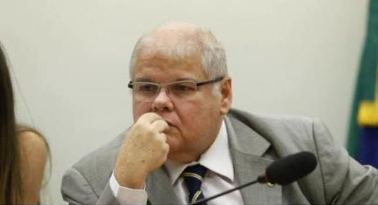 Lúcio afirma que não há hipótese do MDB apoiar a candidatura de José Ronaldo