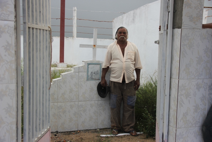 Fazendeiro mandou construir o próprio cemitério na porta de casa  e registrou em cartório; caixão também já está pago