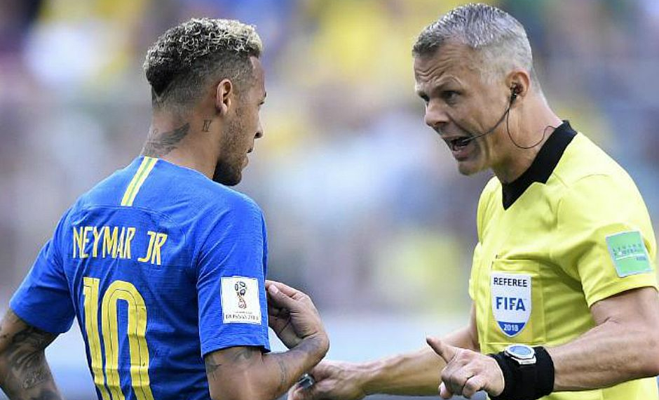 Neymar é o 2º com mais cartões amarelos na história da Seleção