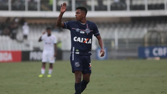 Vitória é goleado pelo Santos na Vila Belmiro e se junta ao Bahia no Z4