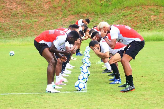 Com fé e foco: assim está o Vitória para enfrentar o Corinthians hoje a noite