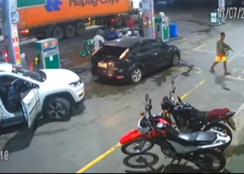 Vídeo mostra assalto em posto combustíveis em Amélia Rodrigues