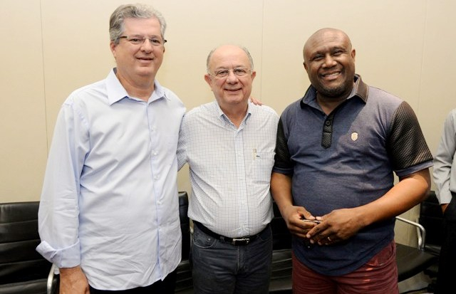 Irmão Lázaro é confirmado como candidato ao senado na chapa de José Ronaldo