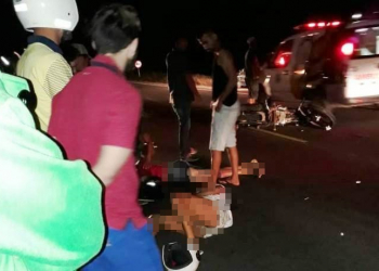 Morador de Serrinha morre e namorada fica ferida em colisão de moto com cavalo na BA 409 trecho de Coité