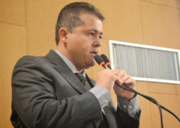 Deputado Alex da Piatã ingressa com ação popular na justiça contra a Coelba e a Caixa Econômica