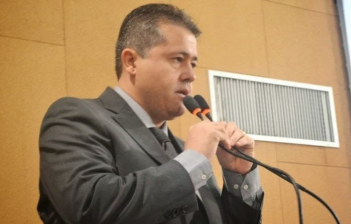 Deputado Alex da Piatã ingressa com ação popular na justiça contra a Coelba e a Caixa Econômica
