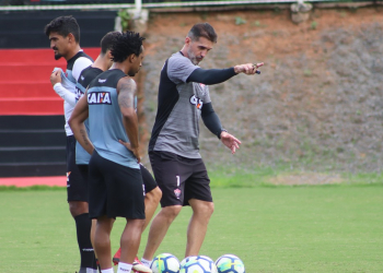 Vitória confirma contratação de Arouca, sexto reforço na pausa para a Copa
