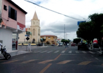 Asfalto da BA 120 trecho Santaluz/Queimadas e os centros da cidades de Santaluz, Queimadas e Retirolândia estão concluídos; garante construtora Augúrio