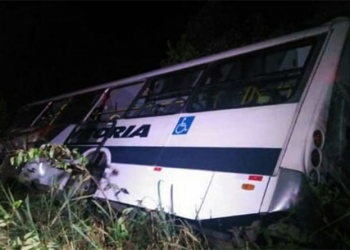 Acidente com ônibus de time de futebol deixa dois mortos no Maranhão