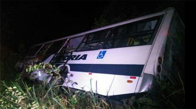 Acidente com ônibus de time de futebol deixa dois mortos no Maranhão