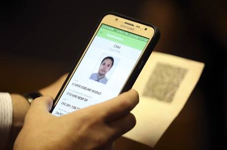 Vai tirar a carteira de motorista digital? Saiba como