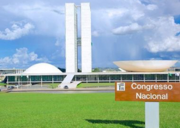 Congresso quer aumentar para R$ 38 mil salário de parlamentares