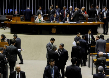 Câmara aprova aumento do piso salarial para agentes comunitários de saúde