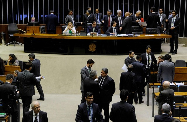 Câmara aprova aumento do piso salarial para agentes comunitários de saúde