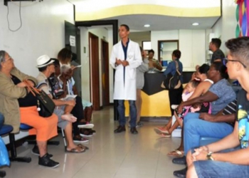 Vírus da hepatite pode ser transmitido pelo esmalte de unha, alerta enfermeiro